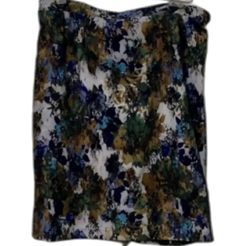 BEAUTIFUL A Line Floral Skirt with Lace overlay